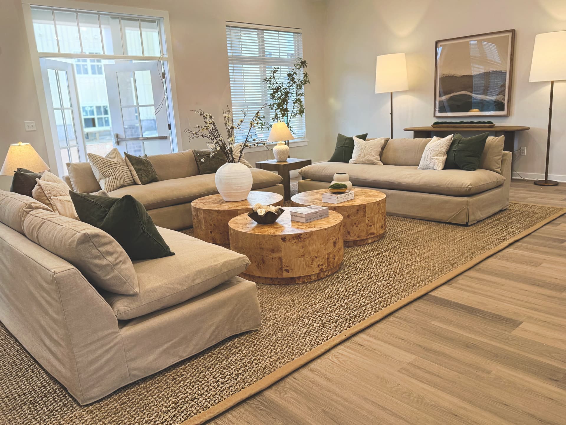 Resident Clubhouse & Leasing Office
450 SqFt | 100+ Items Installed